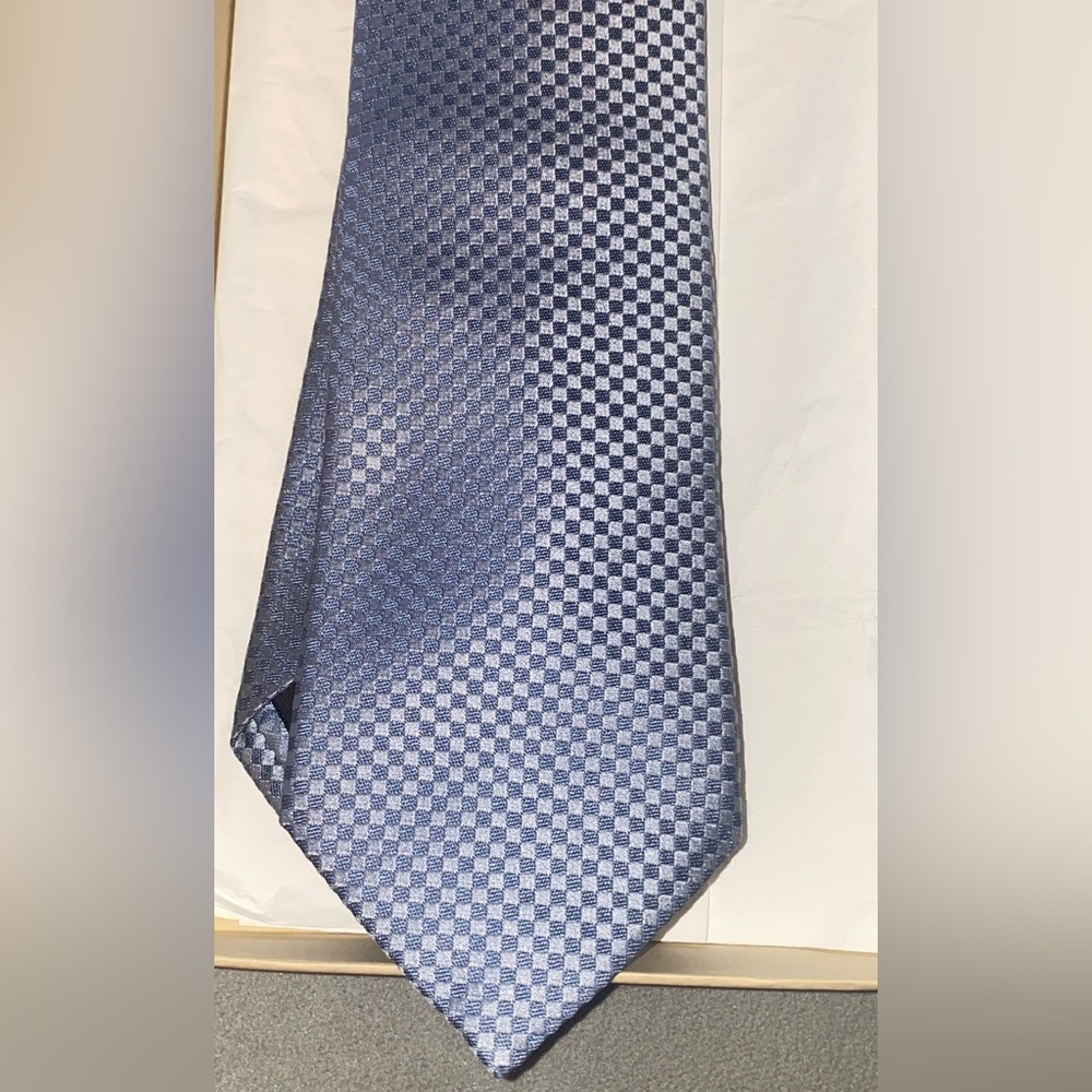 Louis Vuitton Light Pink Striped Tie and Blue Tie in Box Pre loved condition - Picture 12 of 14